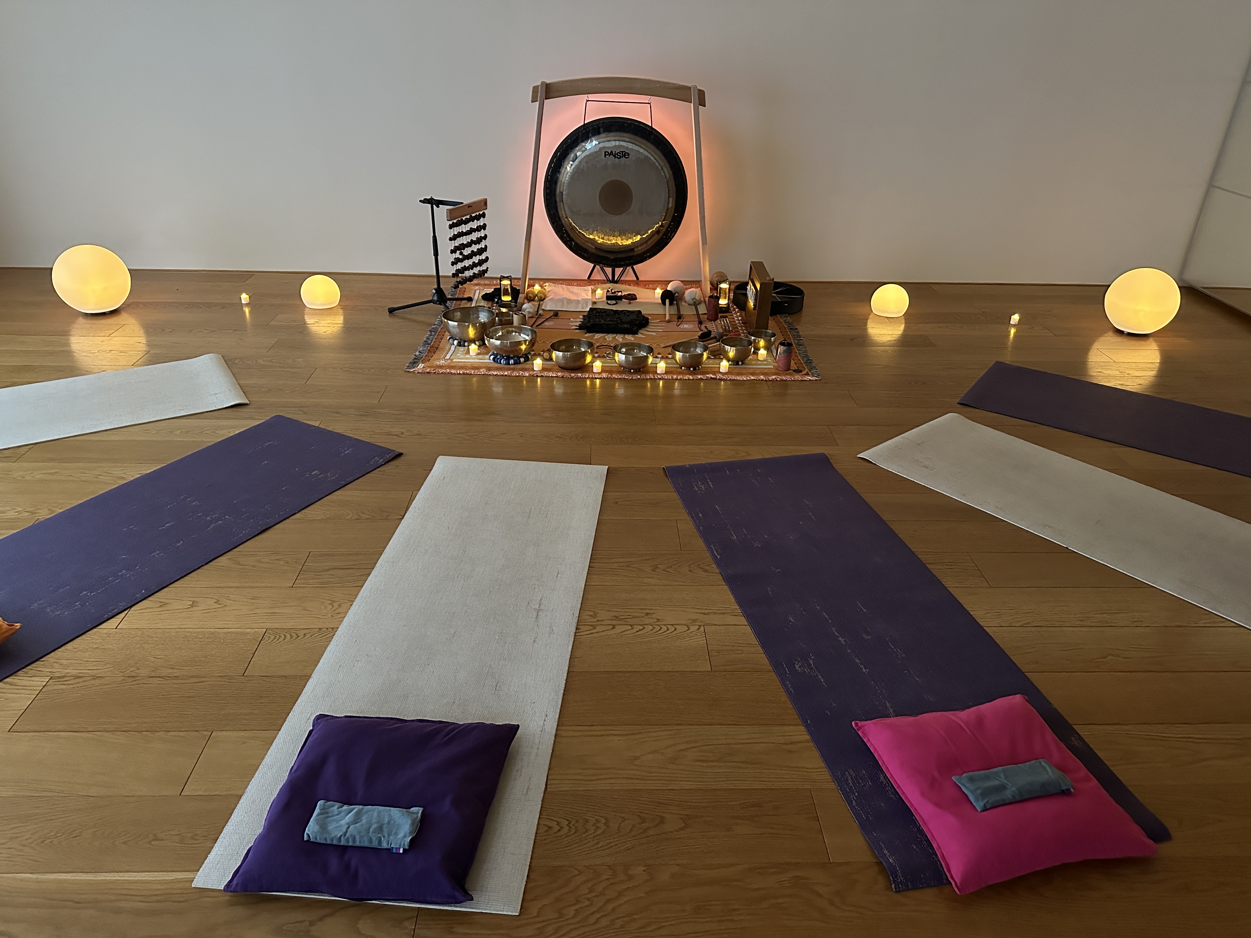 Intimate sound bath setup